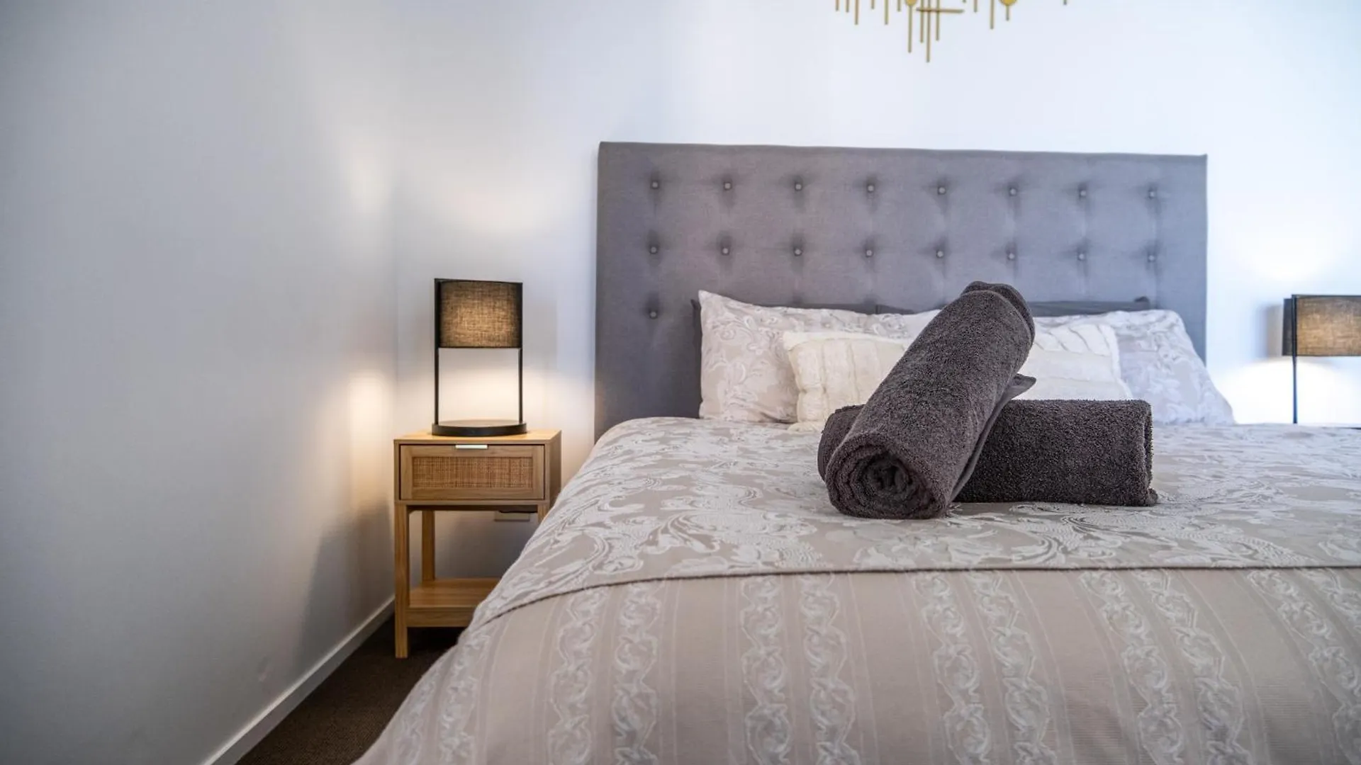 Brisbane City Luxury Riverfront Apartments Австралия