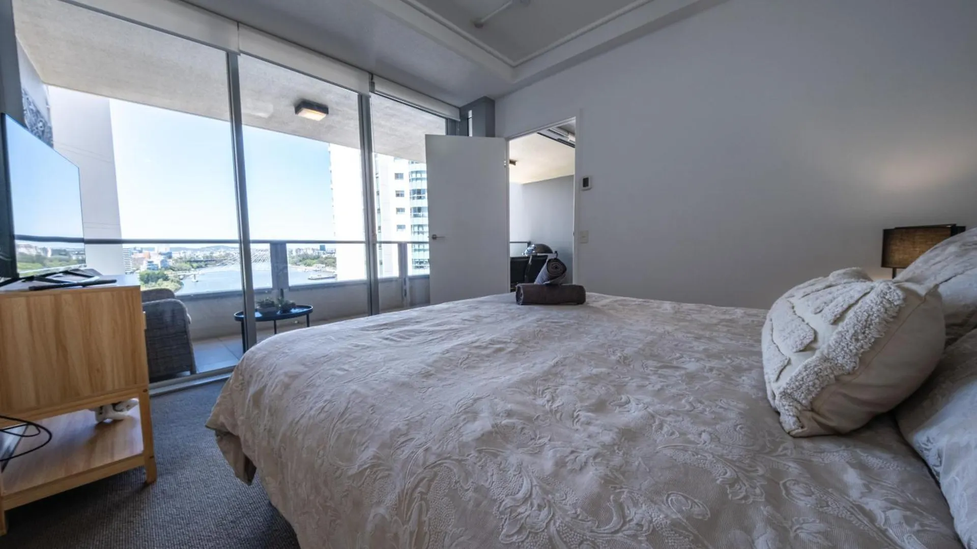 Brisbane City Luxury Riverfront Apartments Австралия
