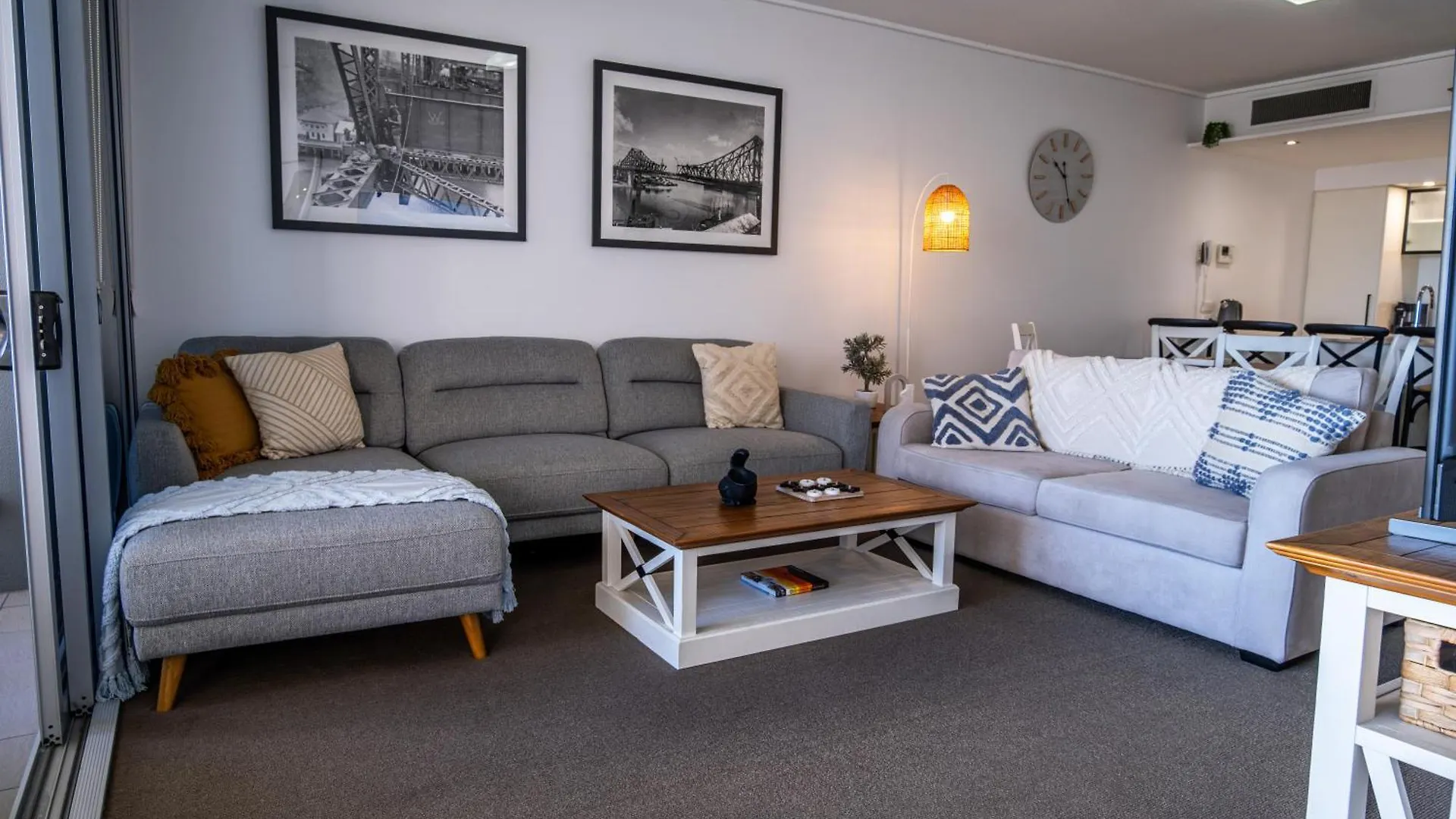 Brisbane City Luxury Riverfront Apartments