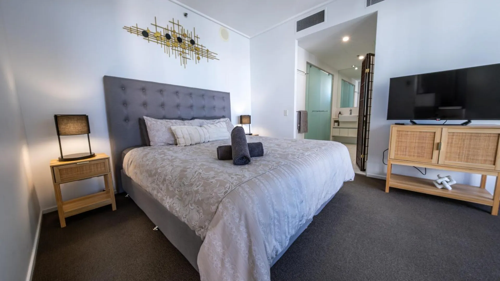 Brisbane City Luxury Riverfront Apartments