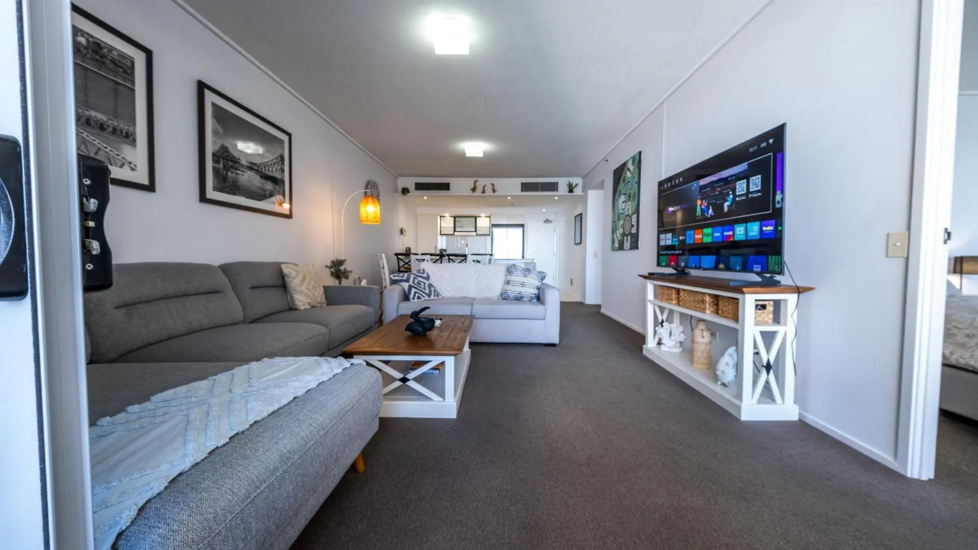 Brisbane City Luxury Riverfront Apartments